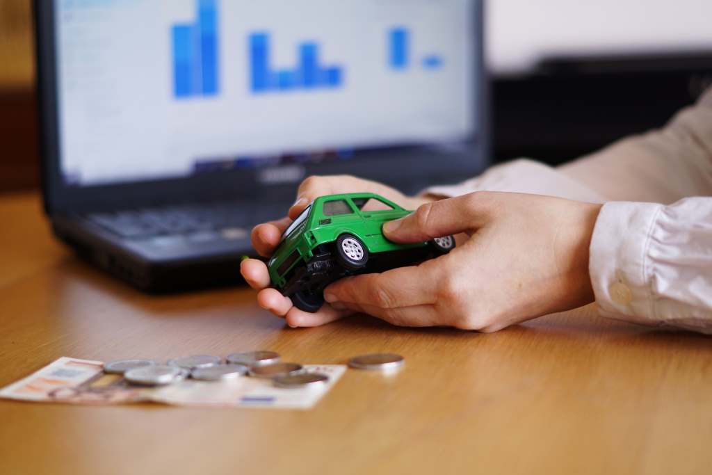 automotive social media marketing